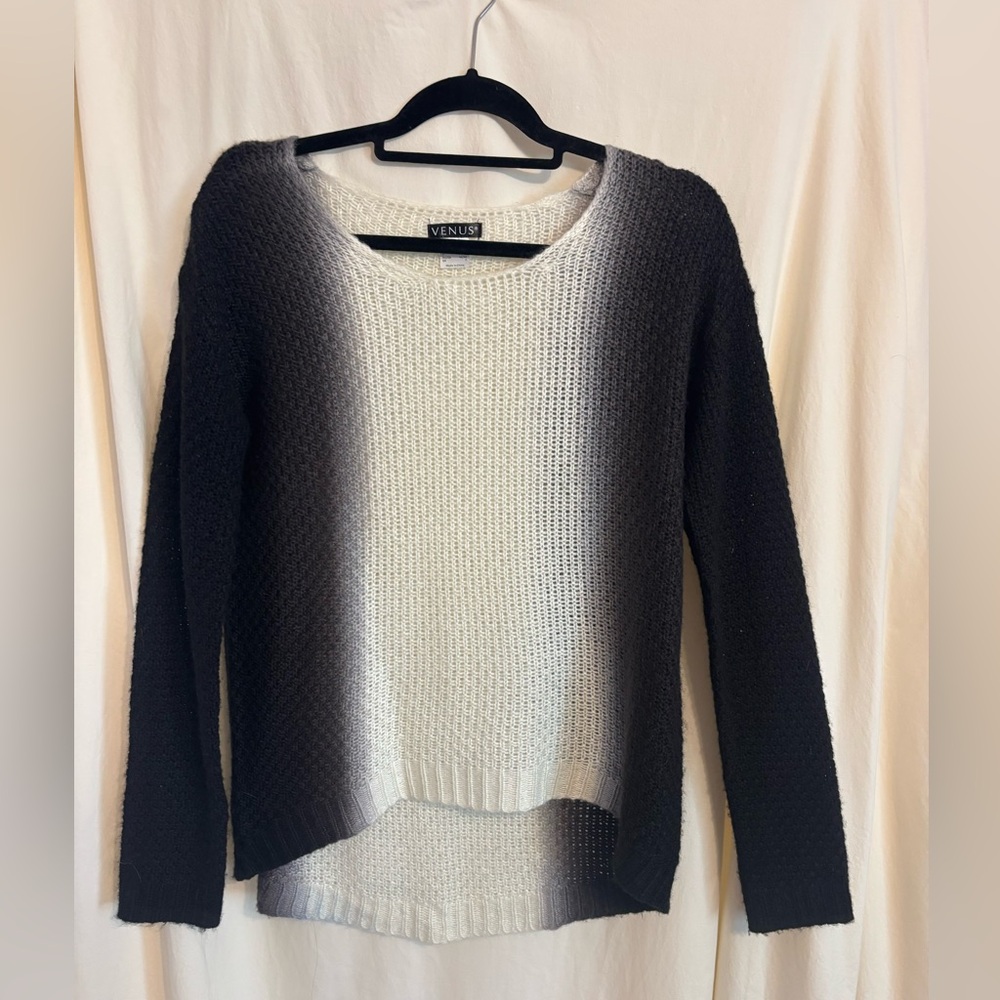 VENUS Black and White Crew Neck Sweater with Gradient Design